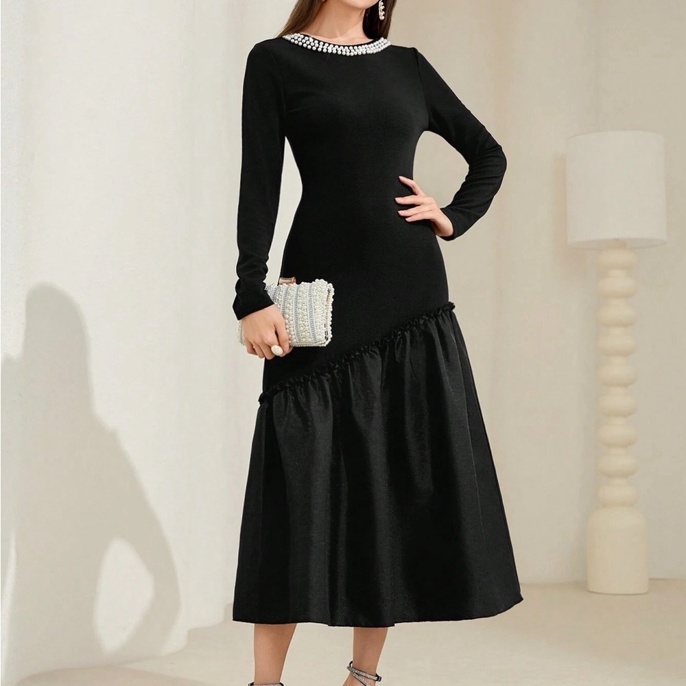 Chic Black Midi Sheath Dress with Long Sleeves and Crew Neck for Cocktail